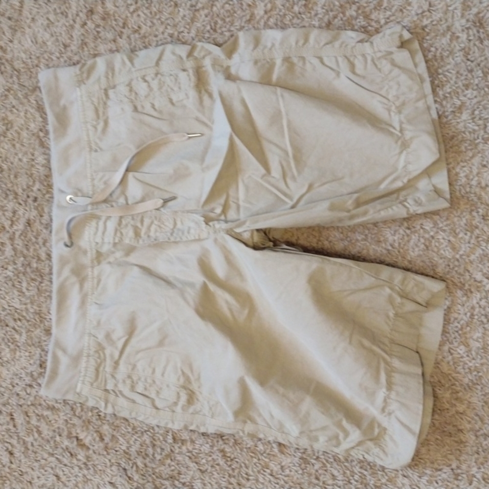 GAP Medium Men's Khaki Shorts